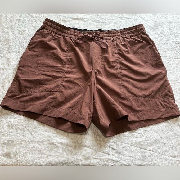 lululemon athletica Other - lululemon athletica Men's Athletic Shorts in Brown